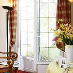 La Cerisaie Bed & Breakfast 3*